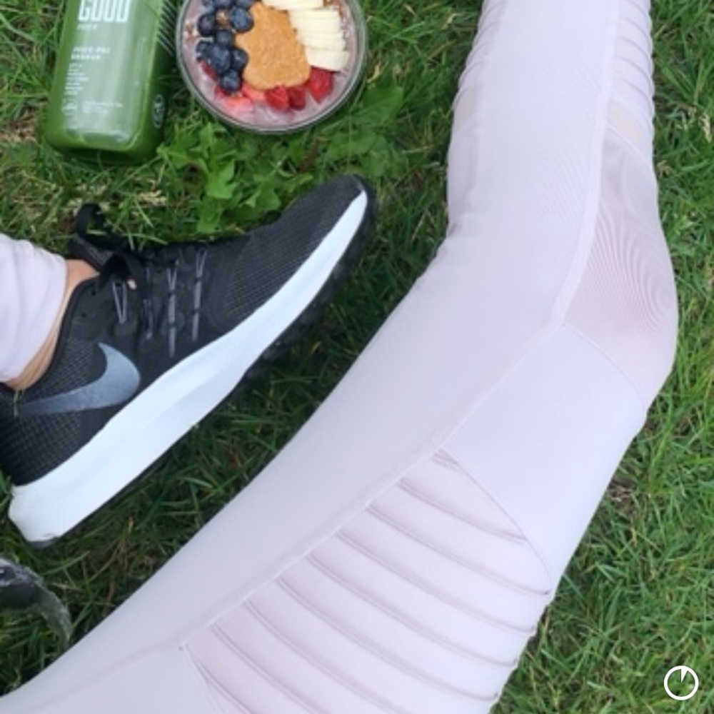 Alo Yoga Motto Leggings